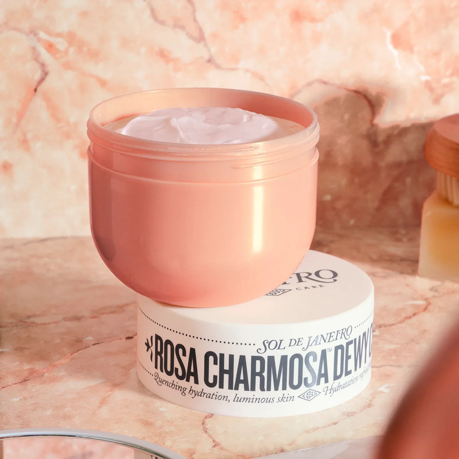 Rosa Charmosa™ Dewy Cream